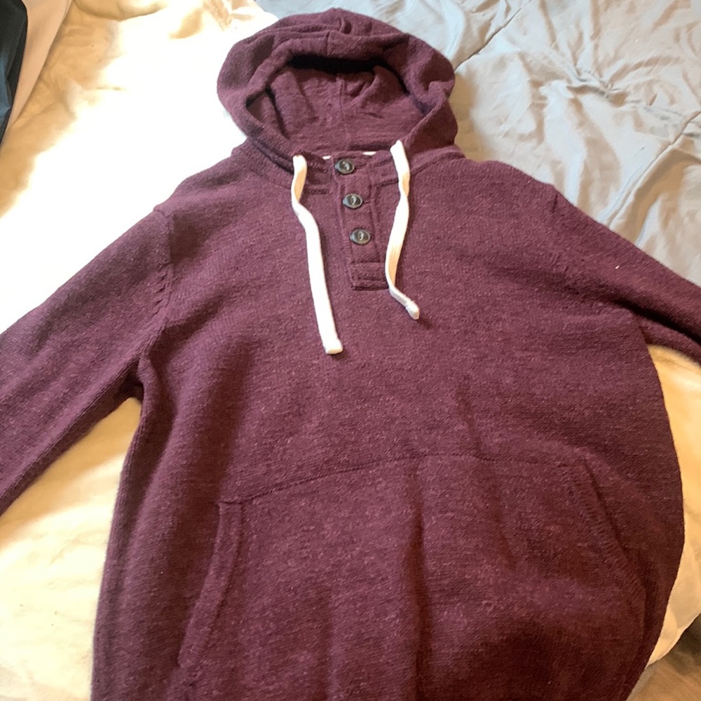 Medium burgundy H&M sweater.